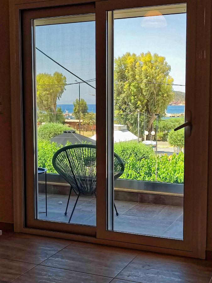 Seaview-Apartments Palaiá Fókaia Екстериор снимка