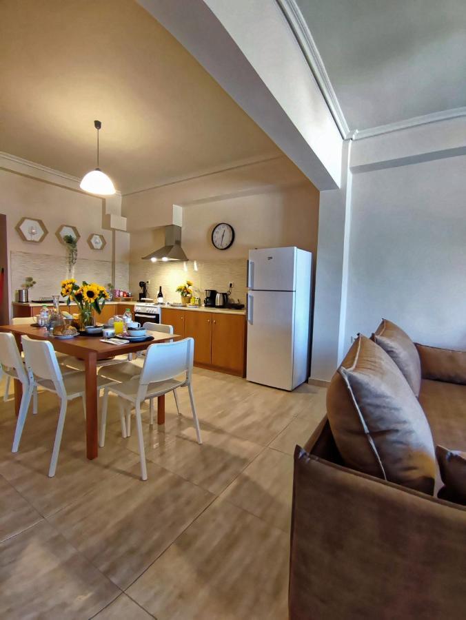 Seaview-Apartments Palaiá Fókaia Екстериор снимка