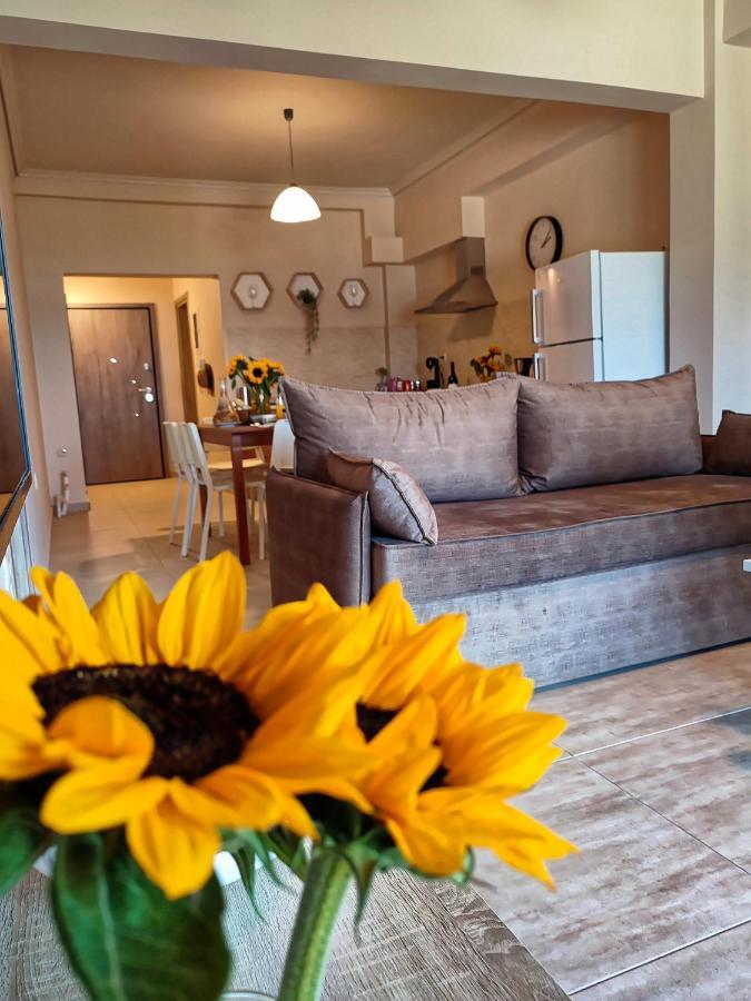 Seaview-Apartments Palaiá Fókaia Екстериор снимка