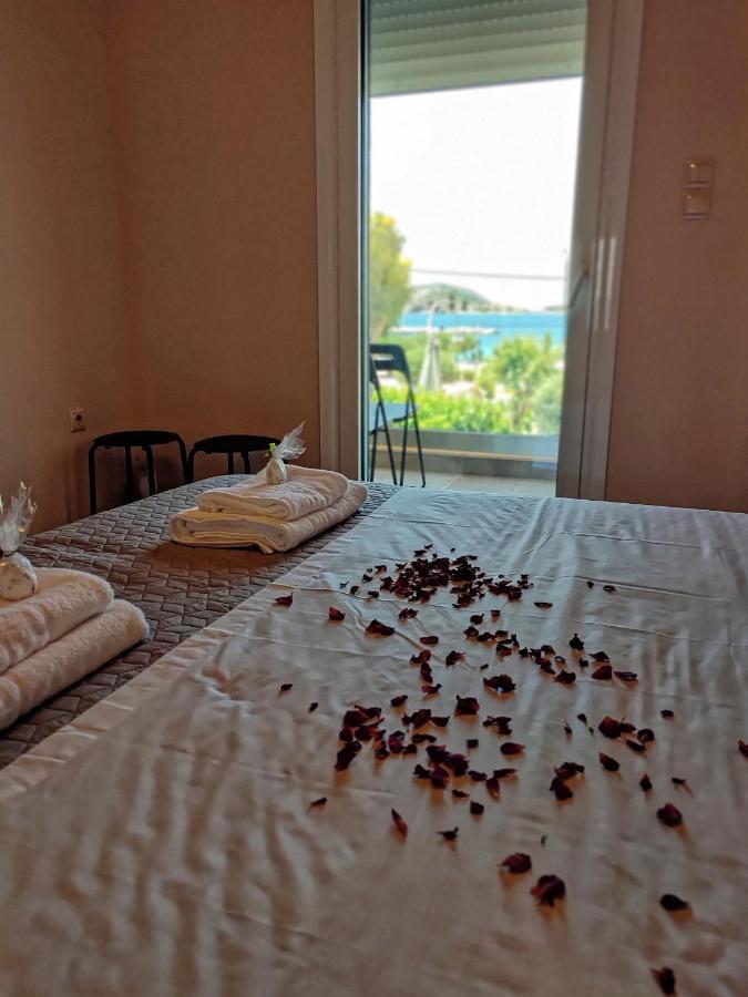 Seaview-Apartments Palaiá Fókaia Екстериор снимка