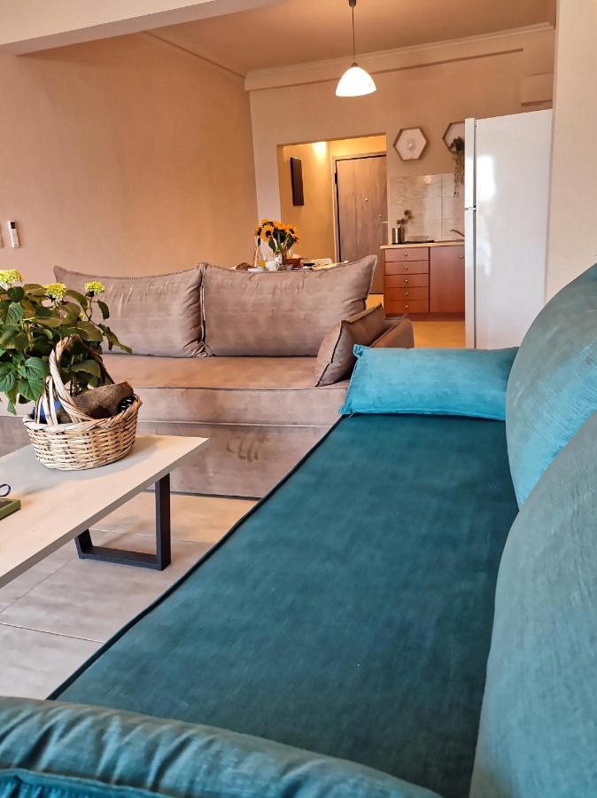 Seaview-Apartments Palaiá Fókaia Екстериор снимка