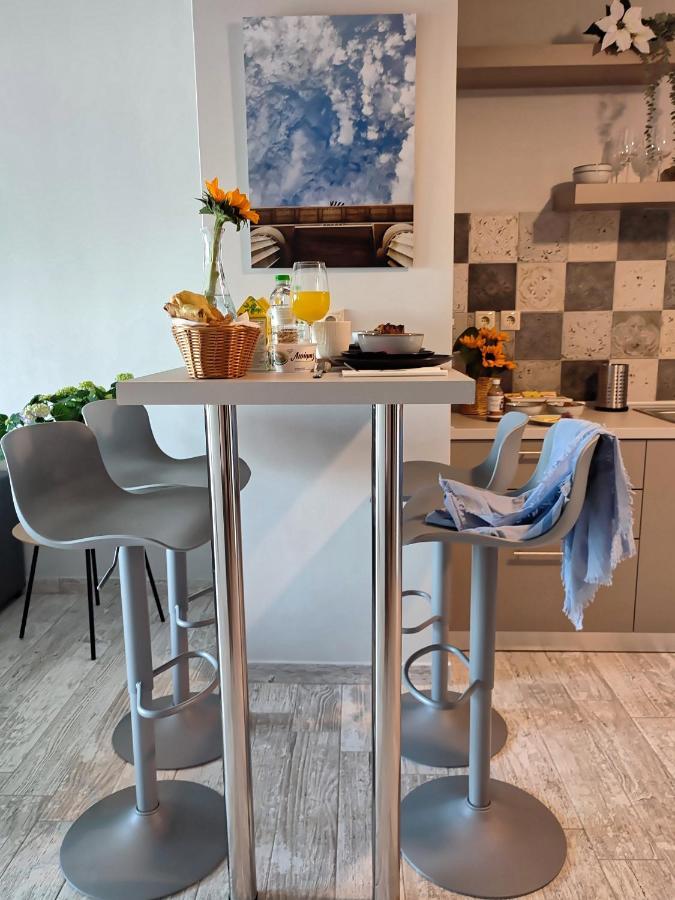Seaview-Apartments Palaiá Fókaia Екстериор снимка