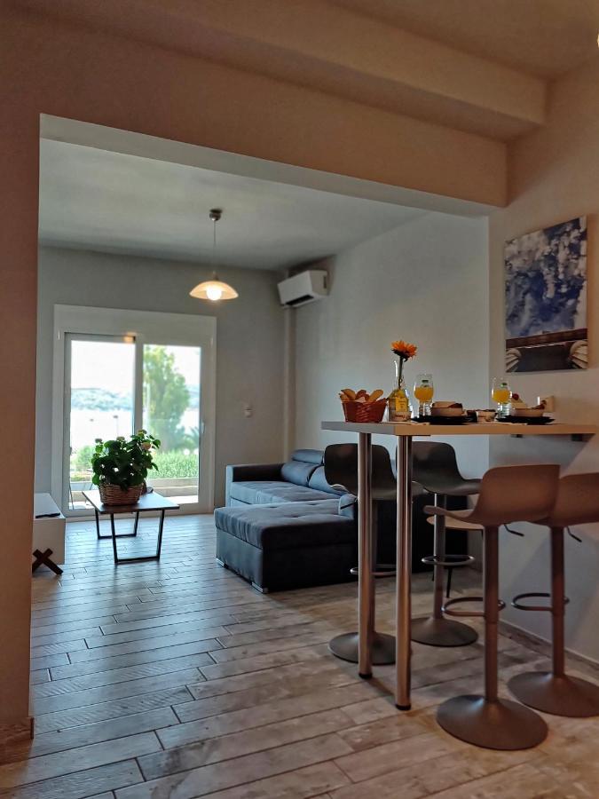 Seaview-Apartments Palaiá Fókaia Екстериор снимка