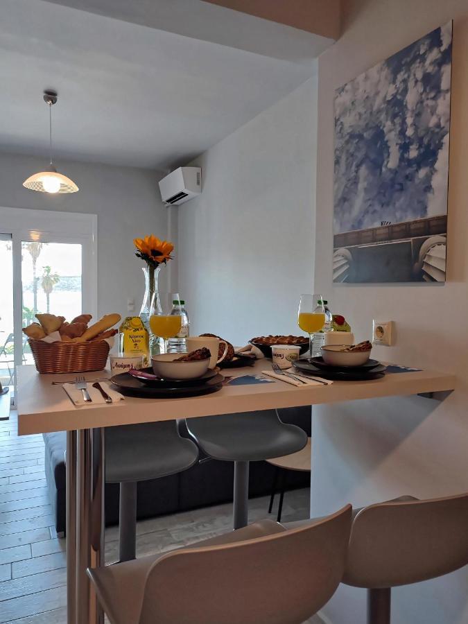 Seaview-Apartments Palaiá Fókaia Екстериор снимка