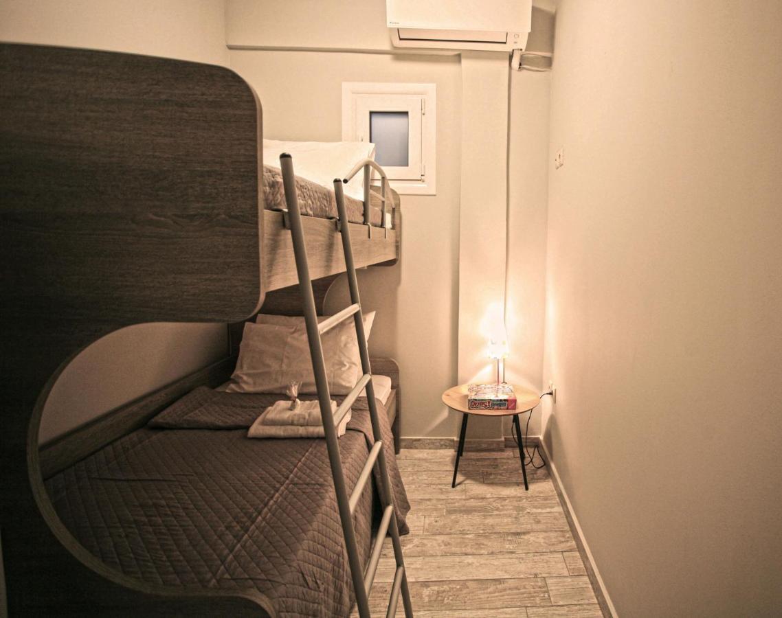 Seaview-Apartments Palaiá Fókaia Екстериор снимка